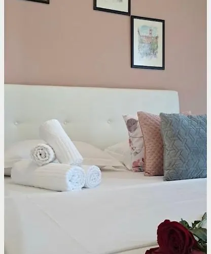 Juna's Guest house