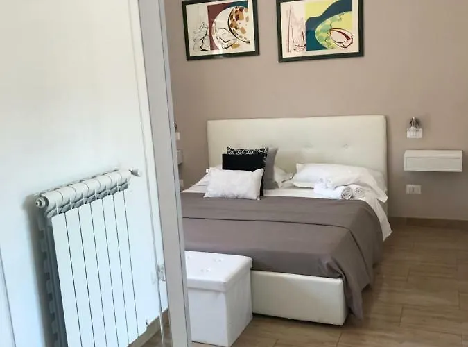 Juna's Guest house 4*